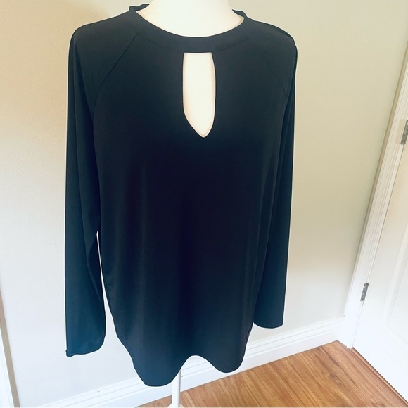 Michael Kors Women's Size Large Black Keyhole Front Long Sleeve Stretch Blouse. - Picture 2 of 8